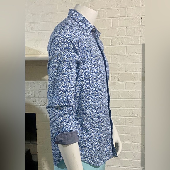 Men’s button down print shirt, small - Picture 9 of 9